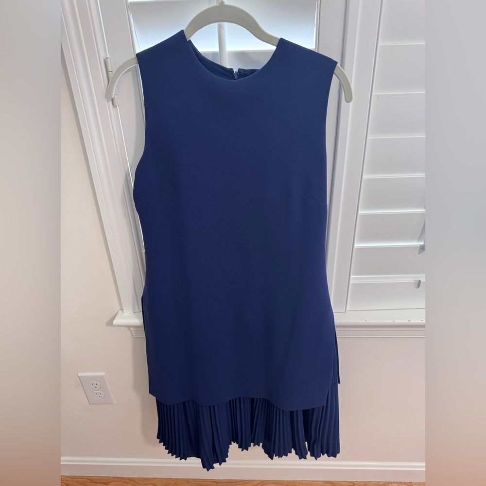 Theory Navy Pleated Hem Mini Dress size 4 GUC